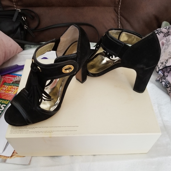 Heels - Picture 6 of 6